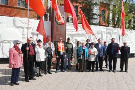 Амурская область. Коммунисты приняли участие в возложении цветов погибшим воинам-амурцам
