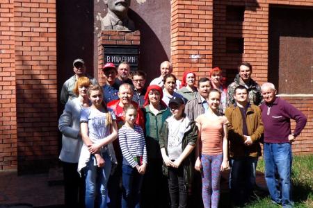 Ивановские коммунисты провели субботник на Мемориале-захоронении старых большевиков