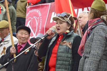 В Якутске состоялись митинги КПРФ, посвященные 73-й годовщине Победы