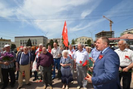 Ростовские коммунисты поклонились памяти Карла Маркса