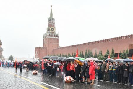«Ура, юные пионеры!»