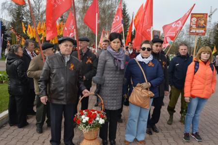 Коммунисты и комсомольцы Барнаула провели несколько праздничных мероприятий в честь Дня Победы