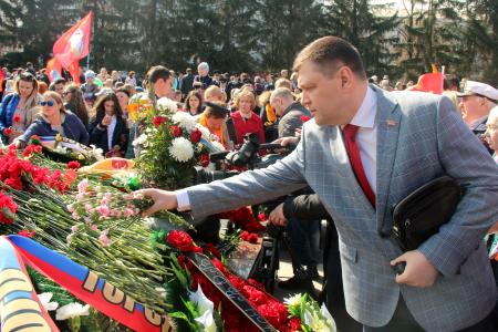 Челябинские коммунисты и их сторонники: «Не позволим приватизировать Великую Победу!»