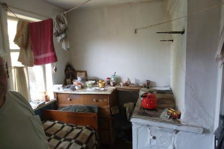 Краснодарский край. В.Ф. Рашкин и С.П. Обухов помогли ветерану Великой Отечественной войны решить жилищную проблему