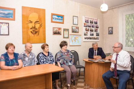 «Больше хороших традиций!»: Депутат Госдумы Сергей Гаврилов провел встречу с ветеранами ВАСО
