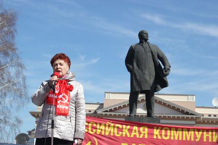 Красный первомай в Тюмени собрал под свои знамёна более 1000 человек