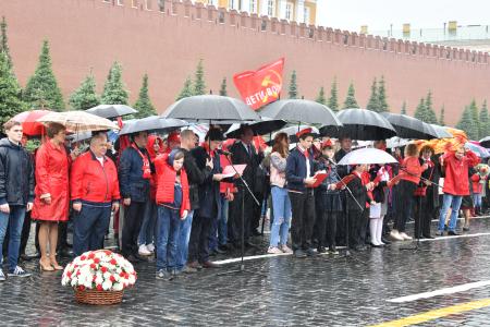 «Ура, юные пионеры!»
