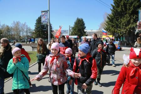В Омской области юные ленинцы отметили День рождения пионерии