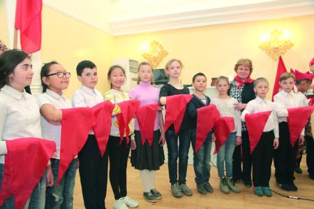 В Якутске торжественно отметили День пионерии