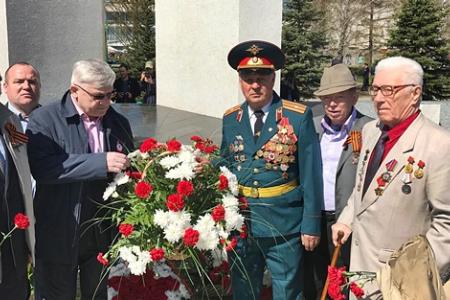 Татарстан. Коммунисты Нижнекамска почтили память павших  в Великой Отечественной войне