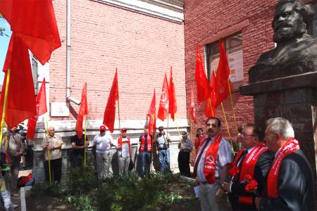 Н.Н. Иванов провел митинг в Курске в честь 200-летия Карла Маркса