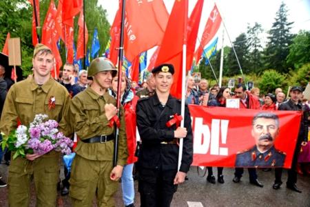 Ставропольские коммунисты провели шествия и митинги с портретами Сталина в День Великой Победы