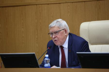 Депутаты-коммунисты выступили против отчета главы Якутии