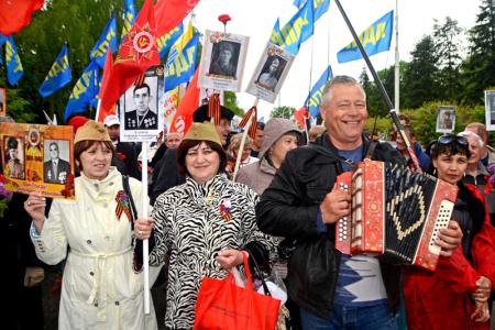 Ставропольские коммунисты провели шествия и митинги с портретами Сталина в День Великой Победы