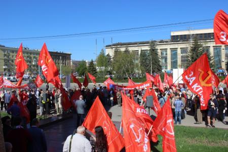 Сталинградские коммунисты встретили Первомай!