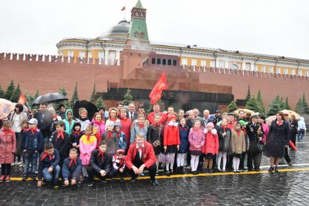 «Ура, юные пионеры!»