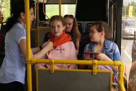 Республика Мордовия. Пионерский автобус на улицах Саранска