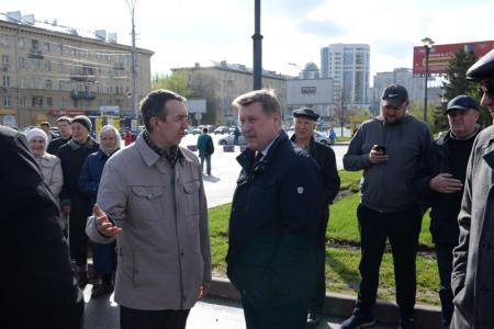«Не забудем, не простим эти цены на бензин» - пикет коммунистов и перевозчиков прошел в Новосибирске