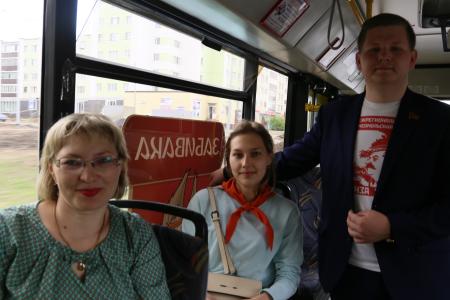 Республика Мордовия. Пионерский автобус на улицах Саранска