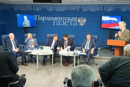 Олег Лебедев провёл расширенное заседание подкомитета в пресс-центре "Парламентской газеты"