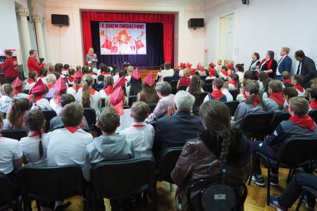 «Орлята учатся летать». В городе Свердлова прошел Областной пионерский слёт