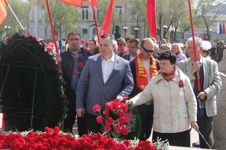 Амурская область. Коммунисты приняли участие в возложении цветов погибшим воинам-амурцам