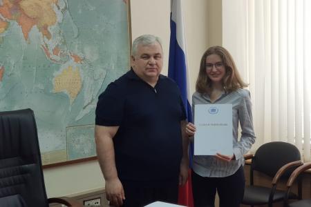 Казбек Тайсаев вручил благодарственные письмам участникам экспертной группы по вопросам миграции