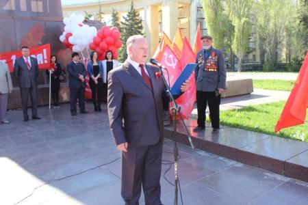 Сталинградские коммунисты встретили Первомай!