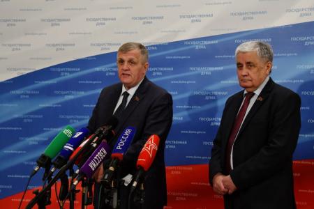 «Выступление Президента, бюджет, ЖКХ, льготы, банки на Кипре». Н.В. Коломейцев и В.С. Шурчанов выступили перед журналистами в Госдуме
