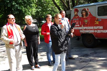 Курская область. «Защита детей – это, прежде всего, борьба за социализм»