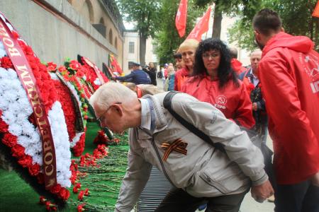 Новгородские коммунисты приняли участие в митинге, посвящённом 77-й годовщине со дня начала Великой Отечественной войны
