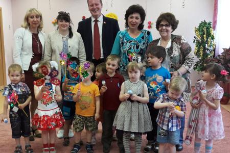 Руководители Ивановского обкома КПРФ посетили детский дом «Родничок»
