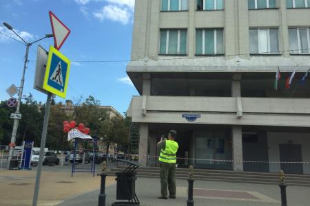 В адрес депутатов Белгородской областной Думы отправлено требование на воздушных шарах