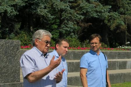 Коммунисты и их сторонники отметили 98-ю годовщину образования Чувашской автономии