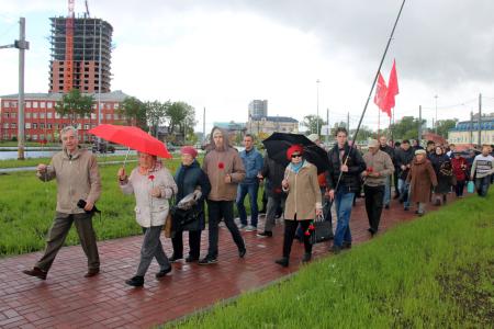 Коммунисты провели пикет в день 100-летия расправы над борцами за Советскую власть в Челябинске