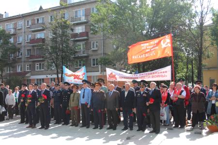 Псковские коммунисты участвовали в памятных мероприятиях в День памяти и скорби