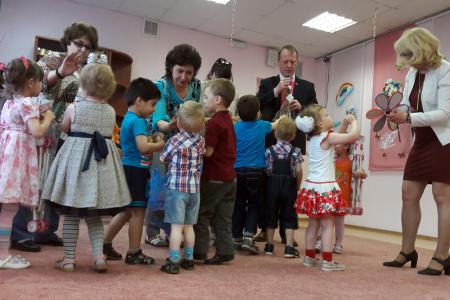 Руководители Ивановского обкома КПРФ посетили детский дом «Родничок»