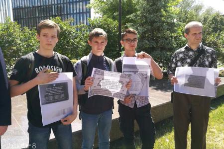 Самара. Коммунисты возложили цветы к памятнику борцов за Советскую власть