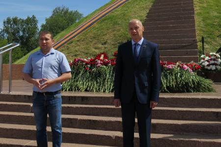 Чувашская республика. В день памяти и скорби коммунисты приняли участие в траурной церемонии