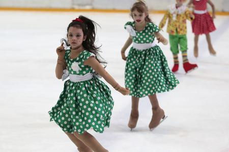 Москва. Спортклуб КПРФ провел детский классификационный турнир по фигурному катанию