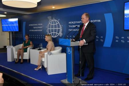 Г.А. Зюганов: Парламентариям надо максимально консолидировать свою деятельность
