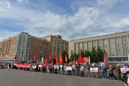 «Cожгите нас после 60»: Новосибирцы протестуют против пенсионной реформы