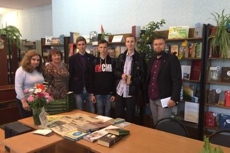 Комсомольцы Белгорода и Старого Оскола поздравили горожан с Днем русского языка