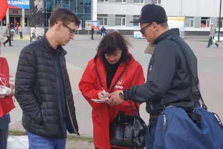 Коммунисты Рязани провели серию пикетов против роста цен на бензин