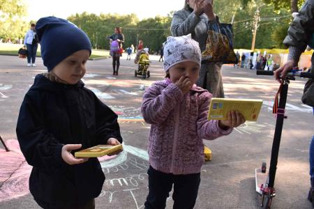 "Пусть всегда будет солнце!". Тульские коммунисты организовали праздник для детей