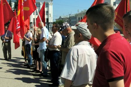Коммунисты и их сторонники отметили 98-ю годовщину образования Чувашской автономии