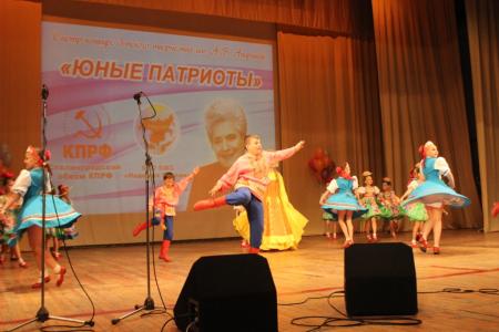 В день защиты детей в Волгограде состоялся финал областного смотра-конкурса детского  и юношеского  творчества «Юные патриоты» имени А.В. Апариной