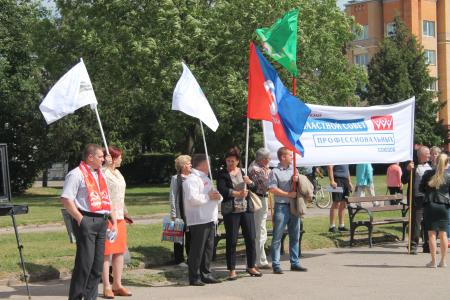 В Пскове проходит марафон пикетов против повышения пенсионного возраста
