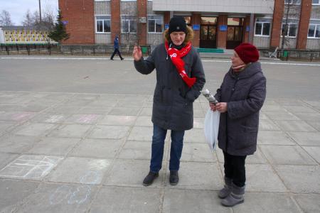 Ненецкие коммунисты провели пикет против повышения цен на топливо
