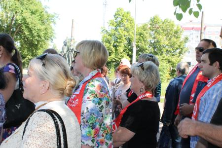 Коммунисты Костромского отделения КПРФ приняли участие в митинге рабочих ИСПО «Костромагорстрой»